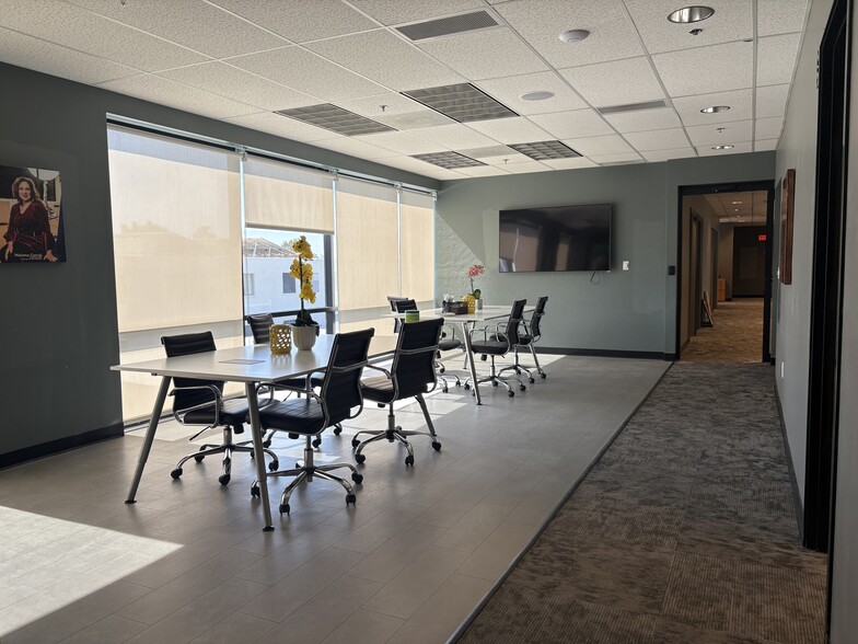 More Photos Of 2210 E Fort Lowell Rd, Tucson Loft Creative Space For Sale