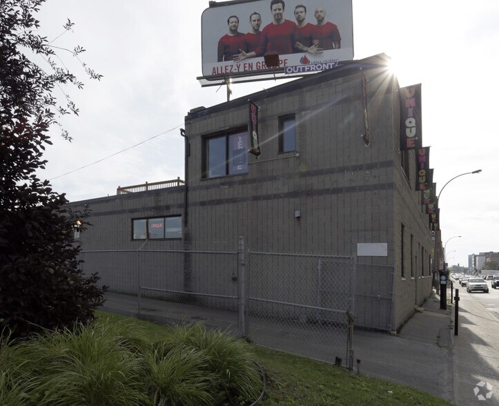 More Photos Of 9455-9457 Boul Saint-Laurent, Montréal Storefront Retail Office For Sale