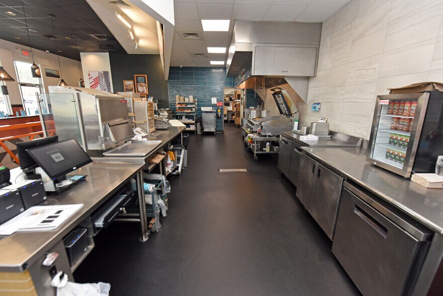 More Photos Of 212 Highland Pky, Ellijay Fast Food For Lease