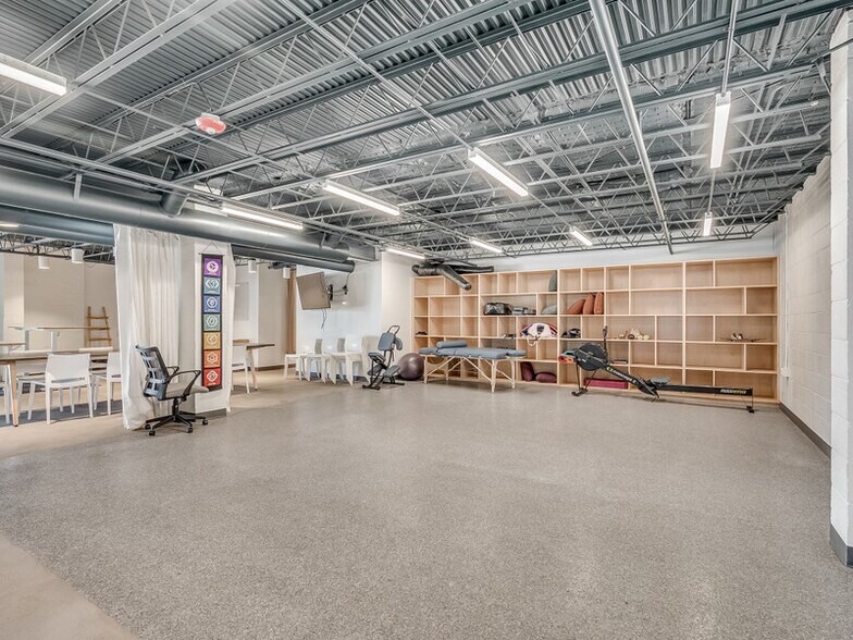 More Photos Of 916 NW 6th St, Oklahoma City Storefront Retail Office For Sale