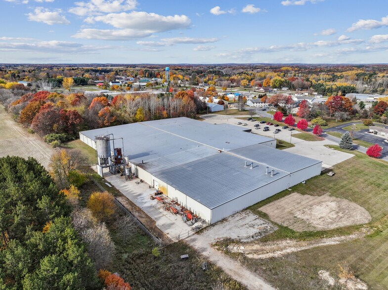 More Photos Of 1 Lakeland Pl, Edmore Manufacturing For Sale