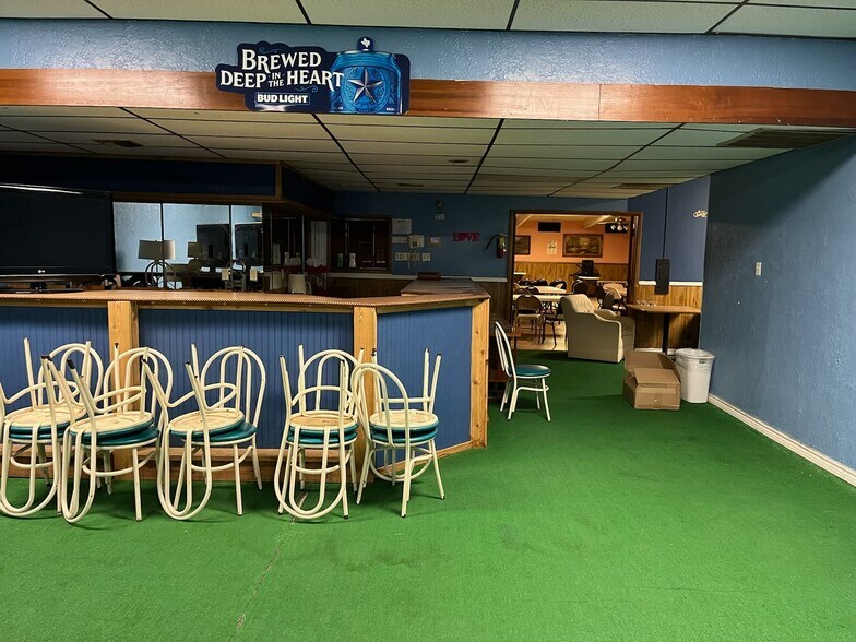 More Photos Of 815 S US Highway 281, Alice Hotel For Sale