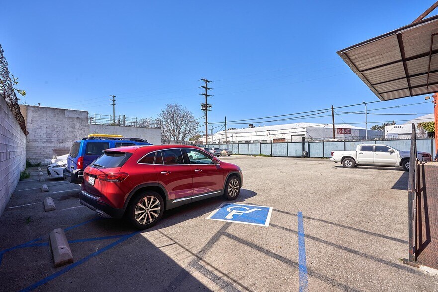 More Photos Of 3001 S San Pedro St, Los Angeles Warehouse For Sale