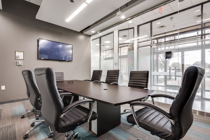 More Photos Of 4100 spring valley Rd, Dallas Loft Creative Space For Lease