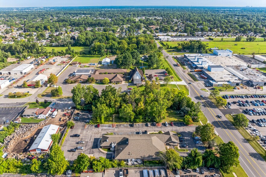 More Photos Of 5715 N Venoy Rd, Westland Medical For Sale