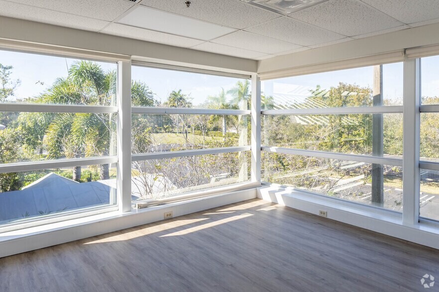 More Photos Of 2600 Quantum Blvd, Boynton Beach Office For Lease