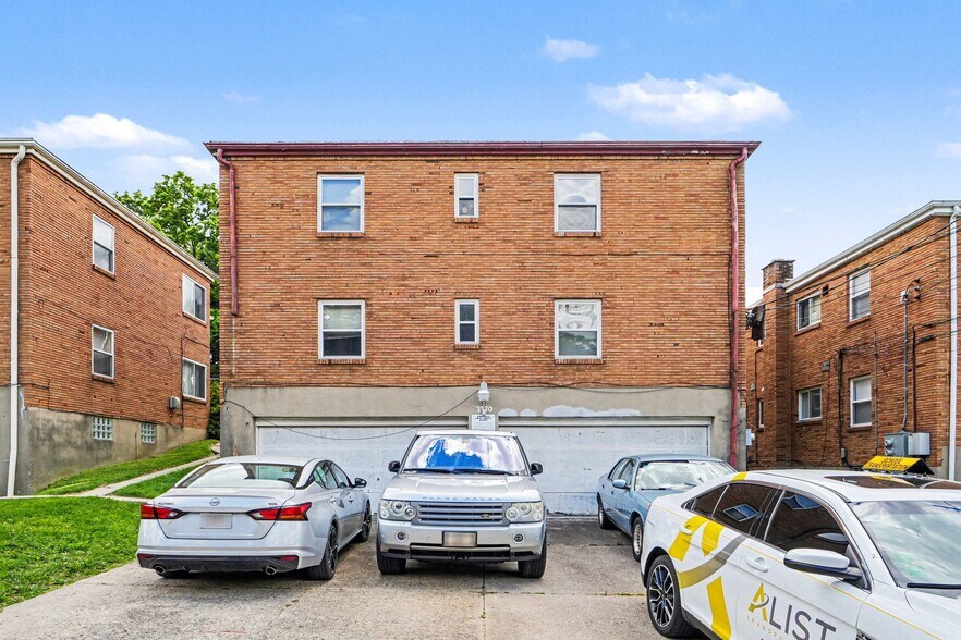 More Photos Of 2370 Losantiville Ave, Cincinnati Multifamily For Sale