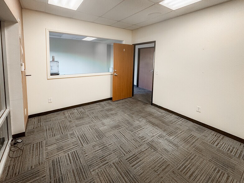 More Photos Of 4340 E Alexander Rd, Las Vegas Warehouse For Lease