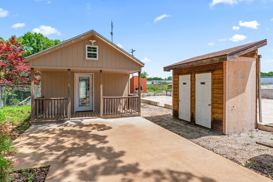 More Photos Of 8956 State Highway 13, Lampe Self Storage For Sale