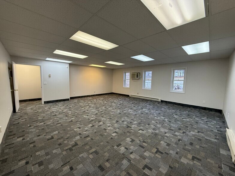 More Photos Of 625 Chandler St, Worcester Storefront Retail Office For Lease