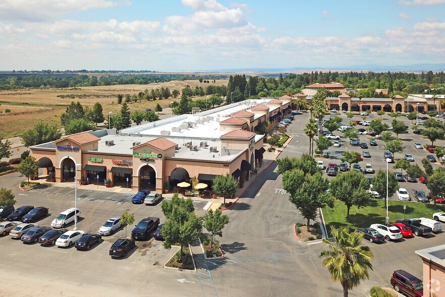 More Photos Of 9433-9447 N Fort Washington Rd, Fresno Unknown For Lease