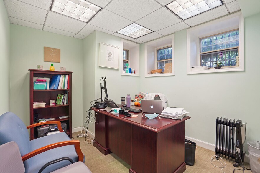 More Photos Of 1011 New Hampshire Ave NW, Washington Office For Sale