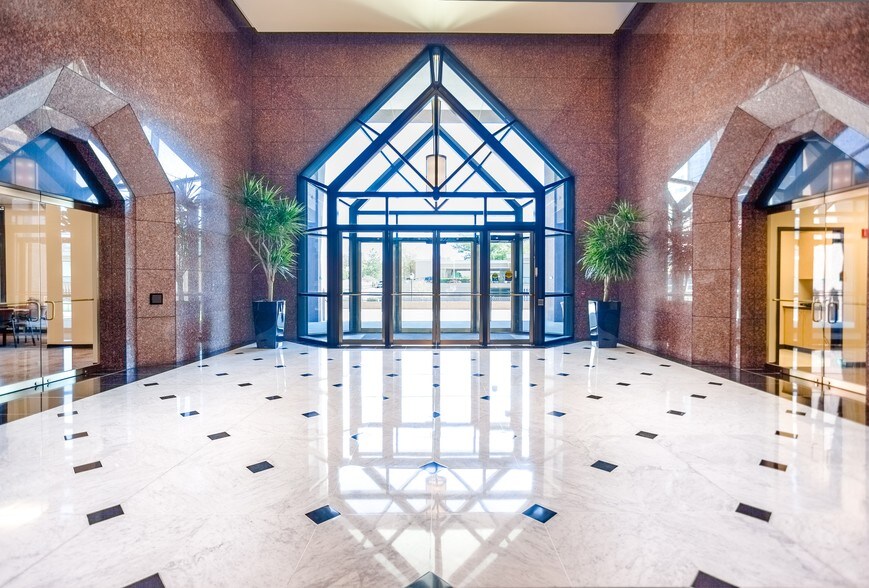 Primary Photo Of 4520 Main St, Kansas City Office For Lease