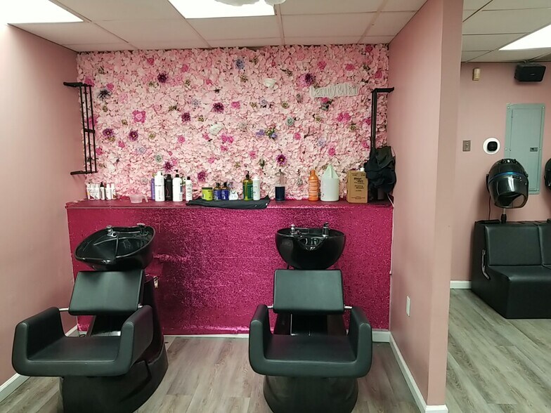 More Photos Of 4700 Stamp Rd, Marlow Heights General Retail For Lease