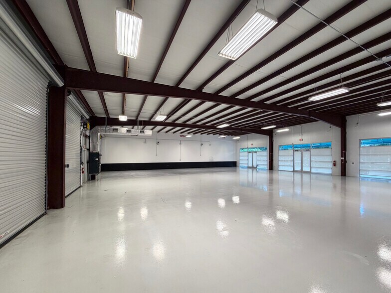 More Photos Of 2801 Flight Safety Dr, Vero Beach Service For Lease