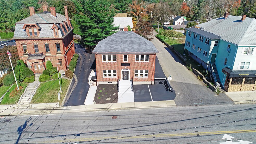 More Photos Of 1078 Main St, Leicester Coworking Space