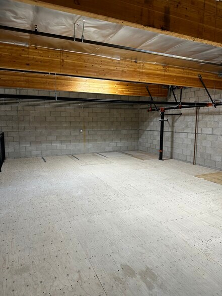 More Photos Of 1763 Donlon St, Ventura Warehouse For Lease
