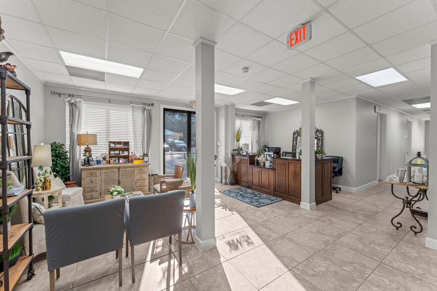 More Photos Of 26203 Oak Ridge Dr, Spring Office For Sale