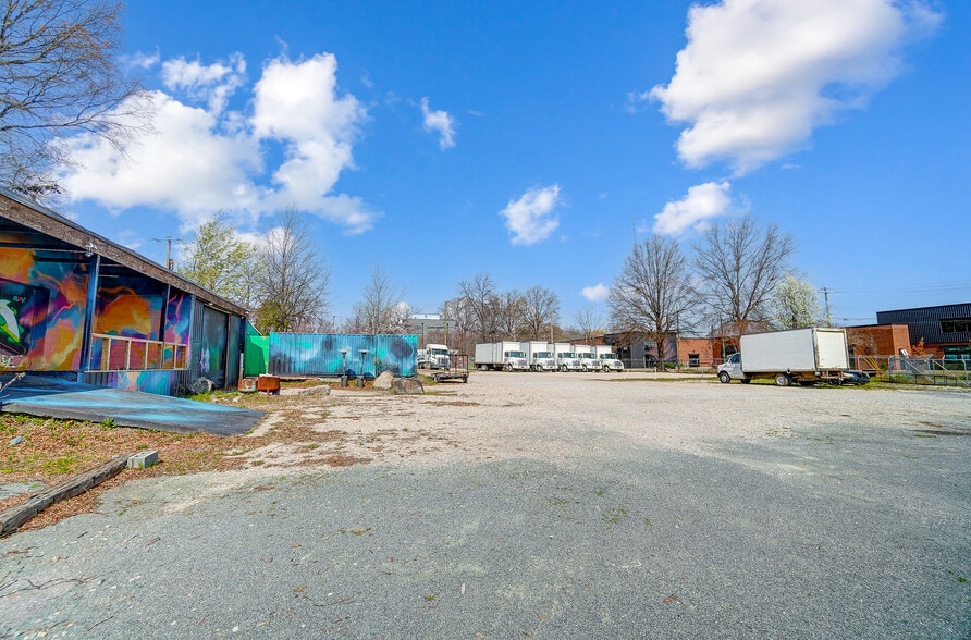 More Photos Of 1725 N Tryon St N, Charlotte Freestanding For Sale