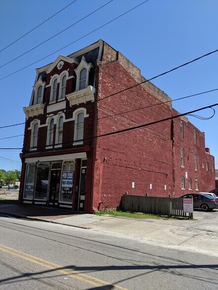 More Photos Of 22 Bollingbrook St, Petersburg Storefront Retail Office For Lease