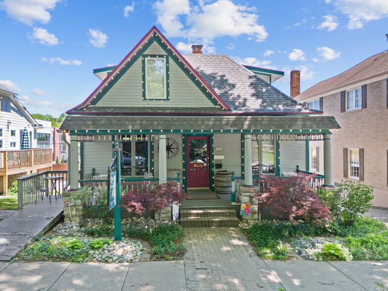 Primary Photo Of 405 Main St, Parkville Storefront Retail Office For Sale