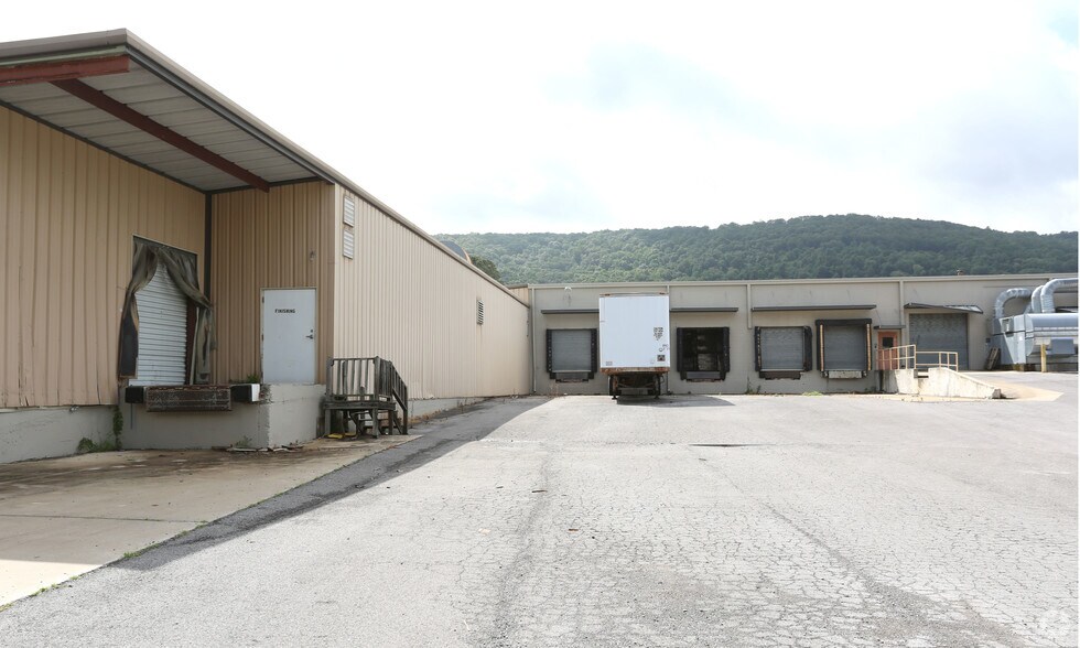 More Photos Of 209 35th St NE, Fort Payne Manufacturing For Lease
