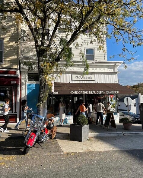 Primary Photo Of 166 Cortlandt St, Tarrytown Restaurant For Lease