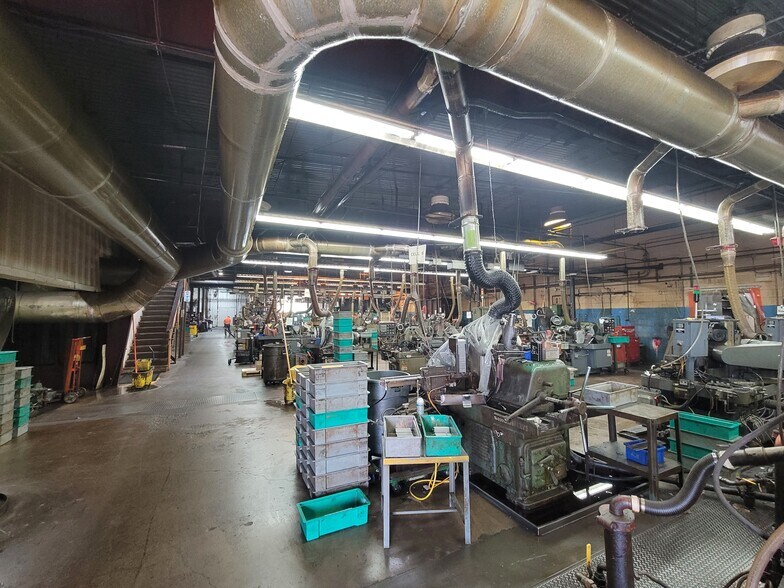 More Photos Of 1 7th St SW, Chisholm Manufacturing For Sale