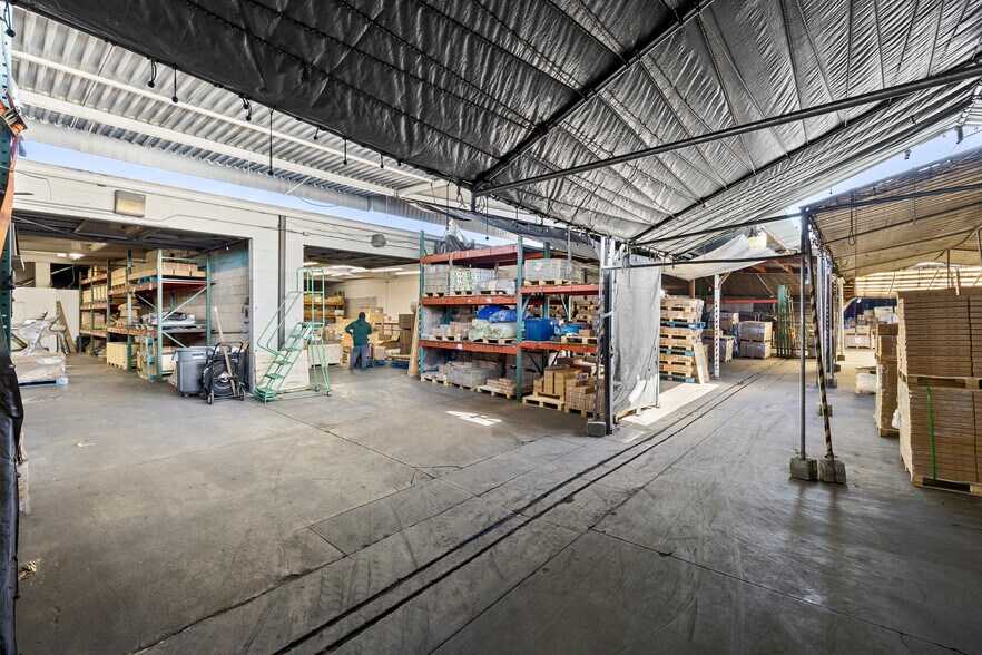 More Photos Of 1428 W South Central Park Ave, Anaheim Warehouse For Lease