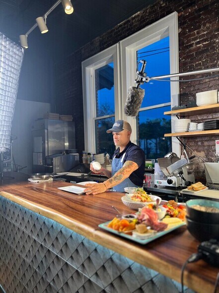 More Photos Of 14 18th St S, Saint Petersburg Restaurant For Lease