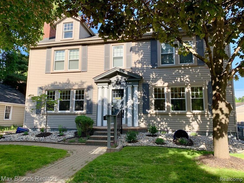 More Photos Of 156 N Worth St, Birmingham Multifamily For Sale
