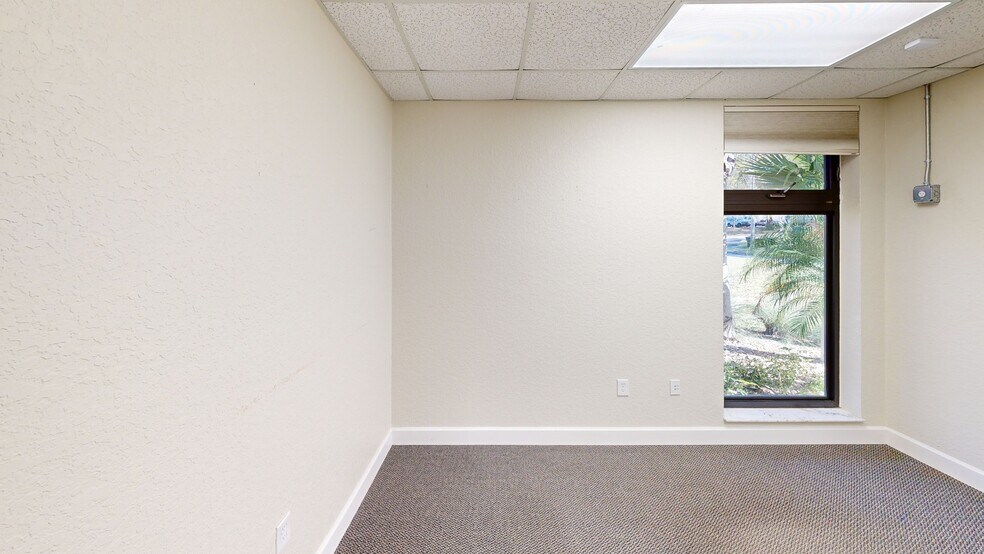 More Photos Of 5151 S Lakeland Dr, Lakeland Office For Lease