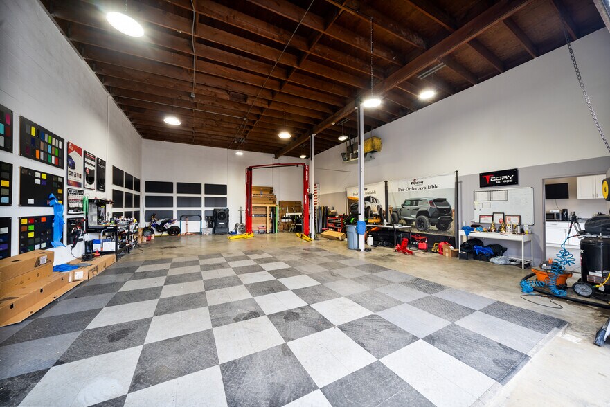 More Photos Of 731-733 E San Bernardino Rd, Covina Warehouse For Sale