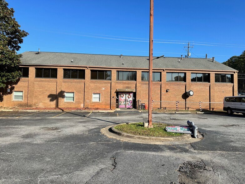 Primary Photo Of 1831 Veterans Memorial Hwy, Austell Office For Lease