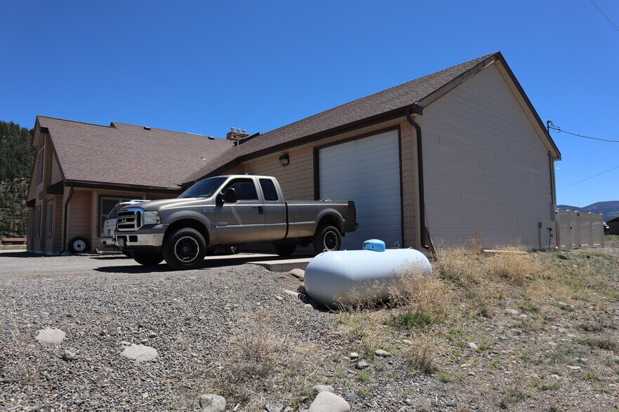 More Photos Of 173 Frontage Rd, South Fork Freestanding For Lease