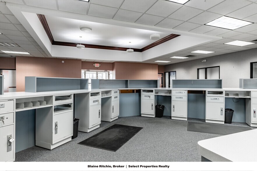 More Photos Of 1397 Elizabeth Pike, Mineral Wells Bank For Lease