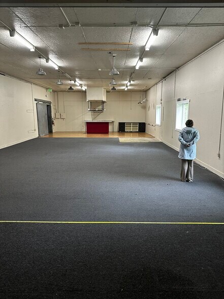 More Photos Of 8036 Falls Ave SE, Snoqualmie General Retail For Lease