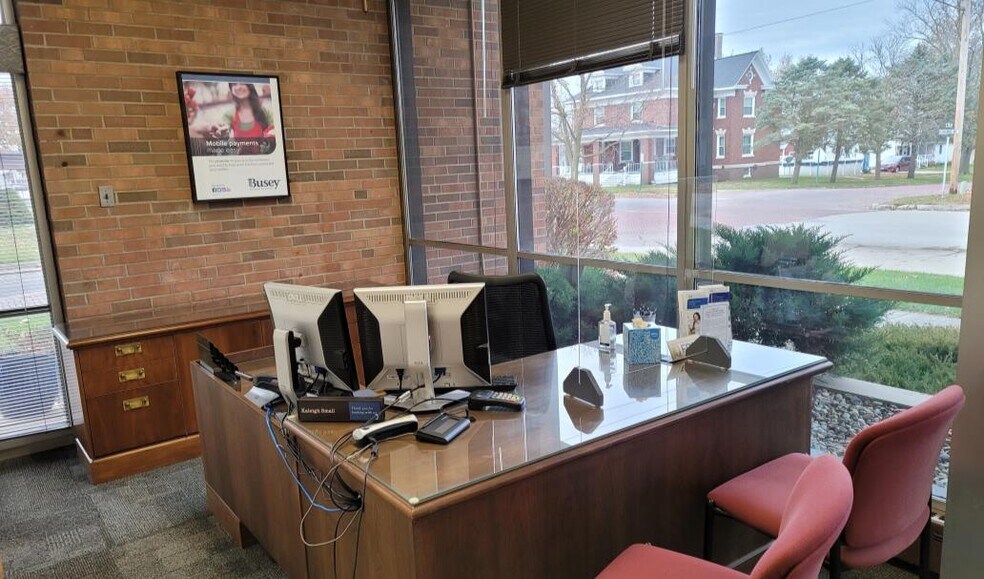 More Photos Of 402 N Sangamon Ave, Gibson City Office For Sale