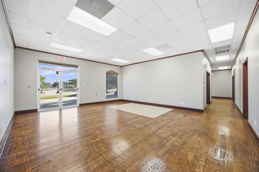 More Photos Of 120 S Village Center Rd, Southlake Office For Lease