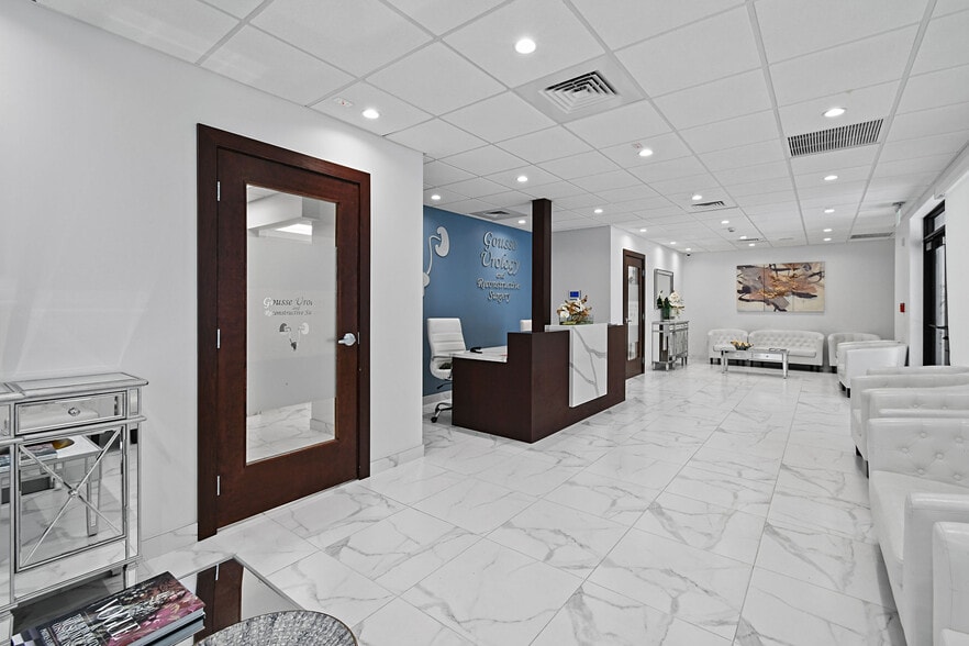 More Photos Of 321 L A Kirksey St, West Palm Beach Medical For Sale