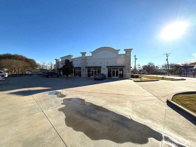 More Photos Of 8011 S Cooper St, Arlington Storefront For Lease