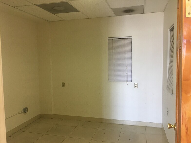 More Photos Of 341 S Palm Ave, Alhambra Warehouse For Lease