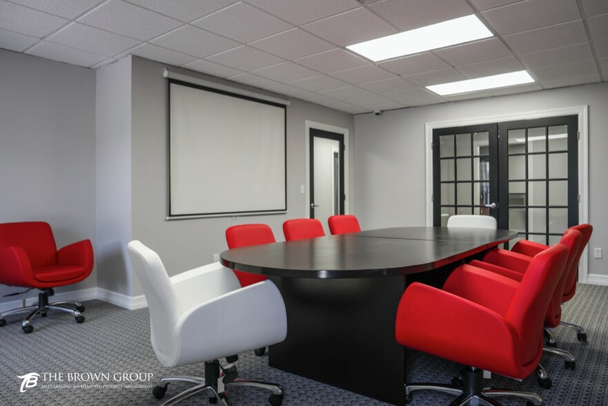 More Photos Of 6001 Nw Expressway, Oklahoma City Office For Sale