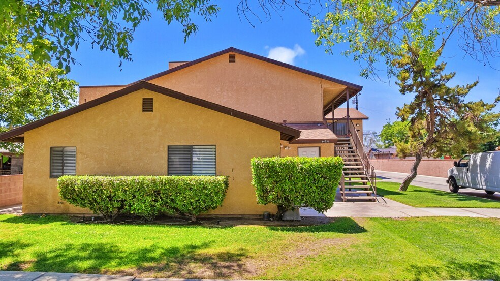 More Photos Of 44751 N Fern Ave, Lancaster Apartments For Sale
