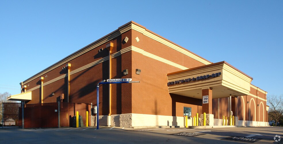 More Photos Of 1500 Martin Luther King Pky SE, Wilson Drugstore For Lease