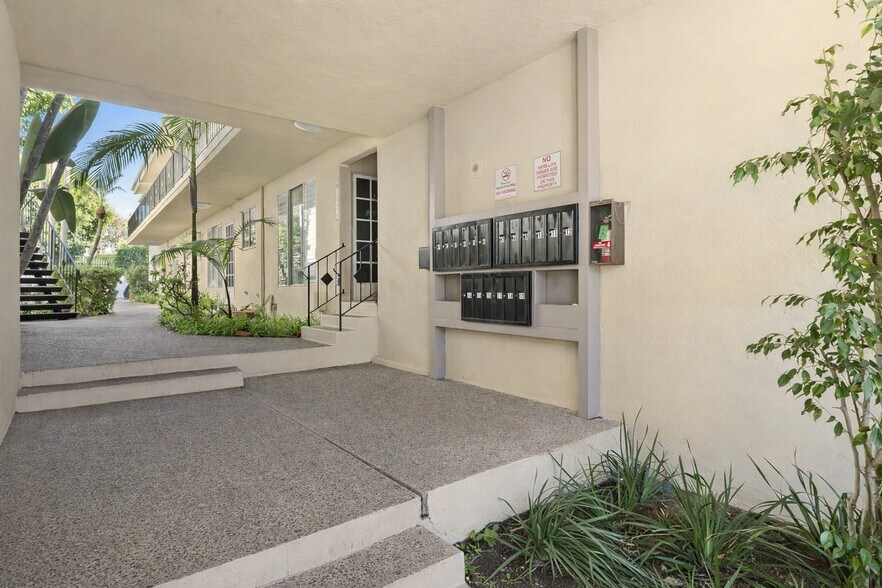 More Photos Of 3410 Club Dr, Los Angeles Apartments For Sale