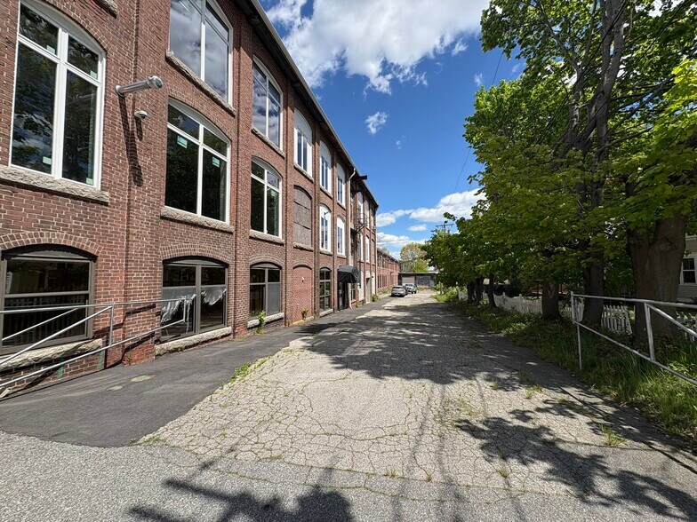 More Photos Of 565 N Main St, Woonsocket Warehouse For Sale