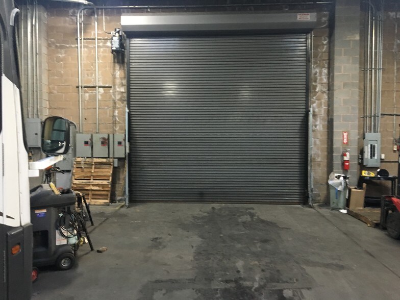 More Photos Of 1000 Stanley Ave, Brooklyn Warehouse For Lease