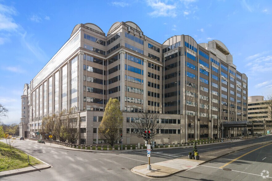 More Photos Of 445 12th St SW, Washington Office For Lease