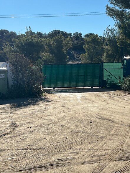 More Photos Of 12059 Davenport Rd, Agua Dulce Land For Lease